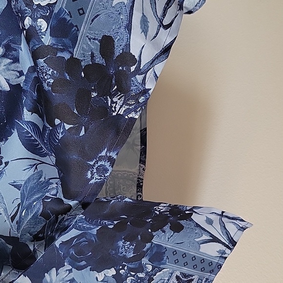 Chico's Blue Satin Floral Paisley Spliced Tapestry Print Woven Poncho Size L/XL - Picture 5 of 6